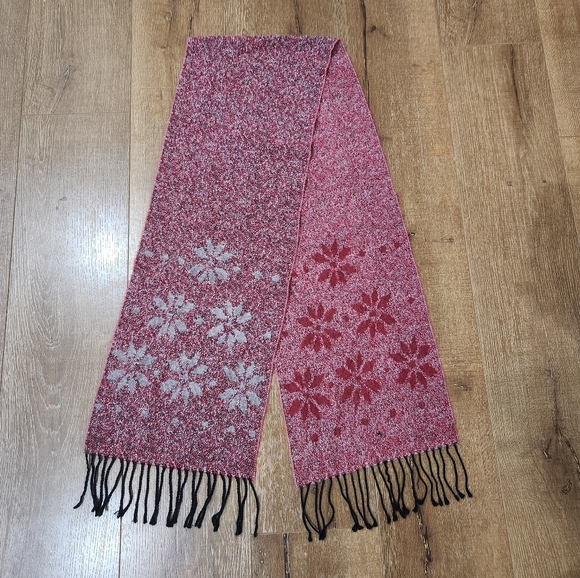 Cejon Italian holiday red knit scarf fringe snowflake poinsettia - Picture 7 of 7